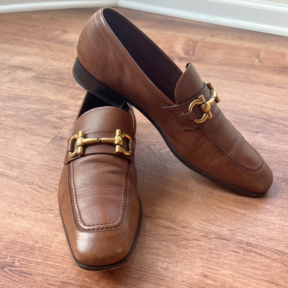 Salvatore Ferragamo - Brown Leather Moccasin with Gancini ornament - Picture 1 of 16
